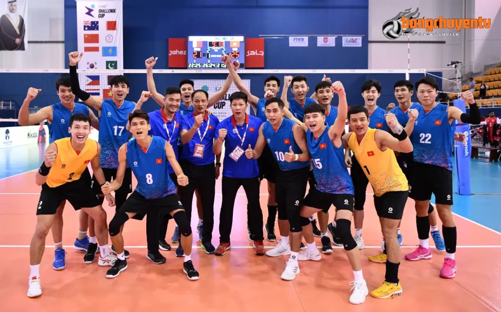 Đội tuyển bóng chuyền nam Việt Nam thi đấu nỗ lực thăng tiến trên bxh bóng chuyền nam thế giới