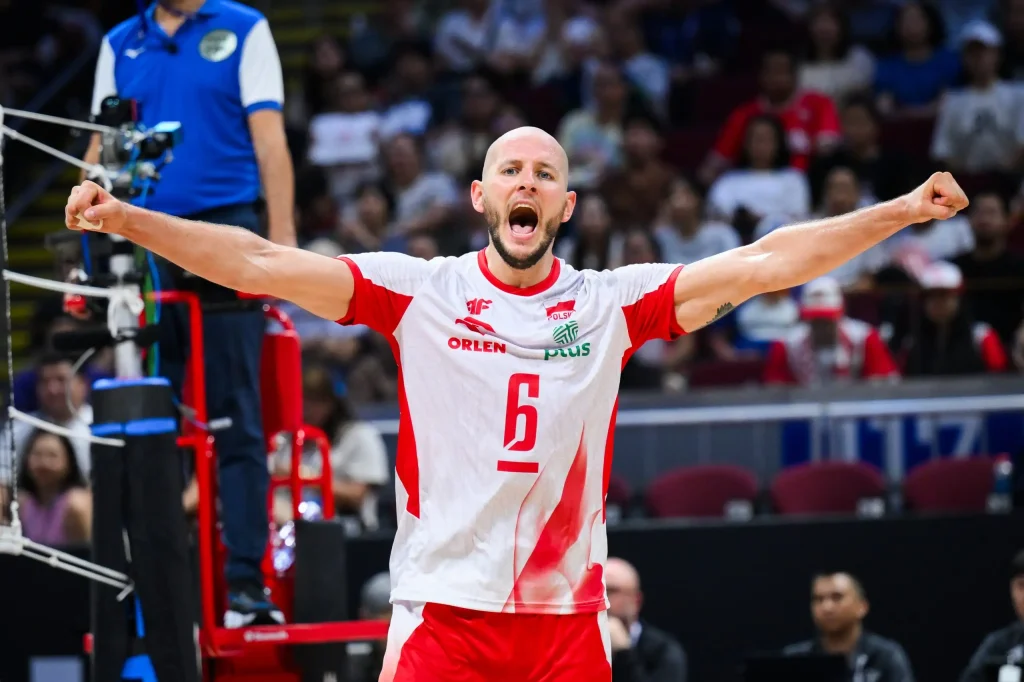 Bartosz Kurek đối chuyền huyền thoại và là đội trưởng đội tuyển bóng chuyền nam Ba Lan.