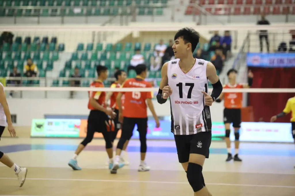 Nguyễn Ngọc Thuân trong màu áo câu lạc bộ Biên Phòng MB 