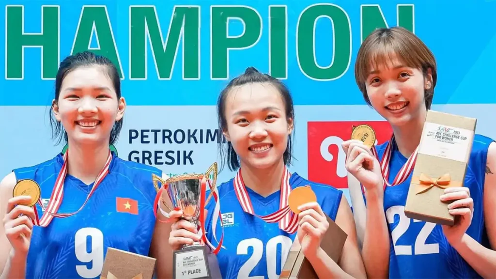  Trần Tú Linh thi đấu bùng nổ trong màu áo Đội tuyển Quốc gia 