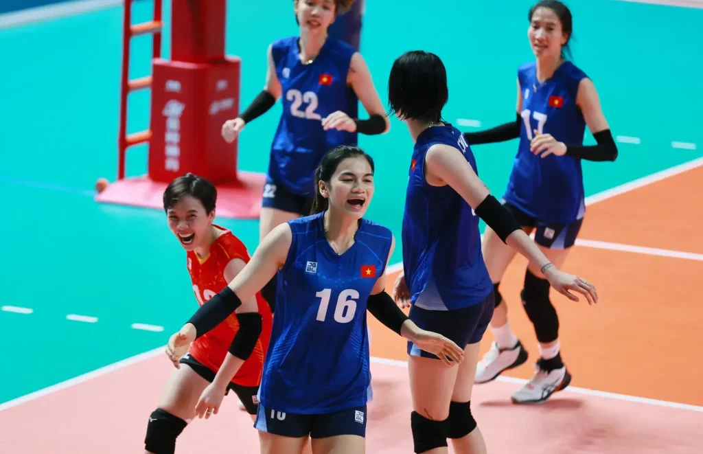 Đội tuyển bóng chuyền nữ Việt Nam thi đấu tại giải đấu thuộc hệ thống FIVB