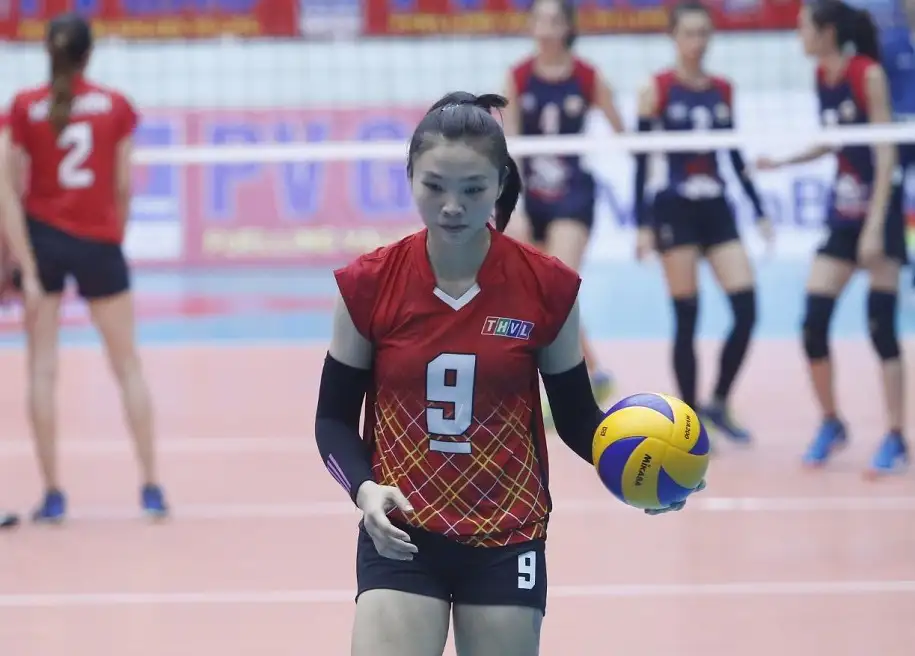 Chủ công Hà Ngọc Diễm trong màu áo Đội tuyển bóng chuyền THVL.